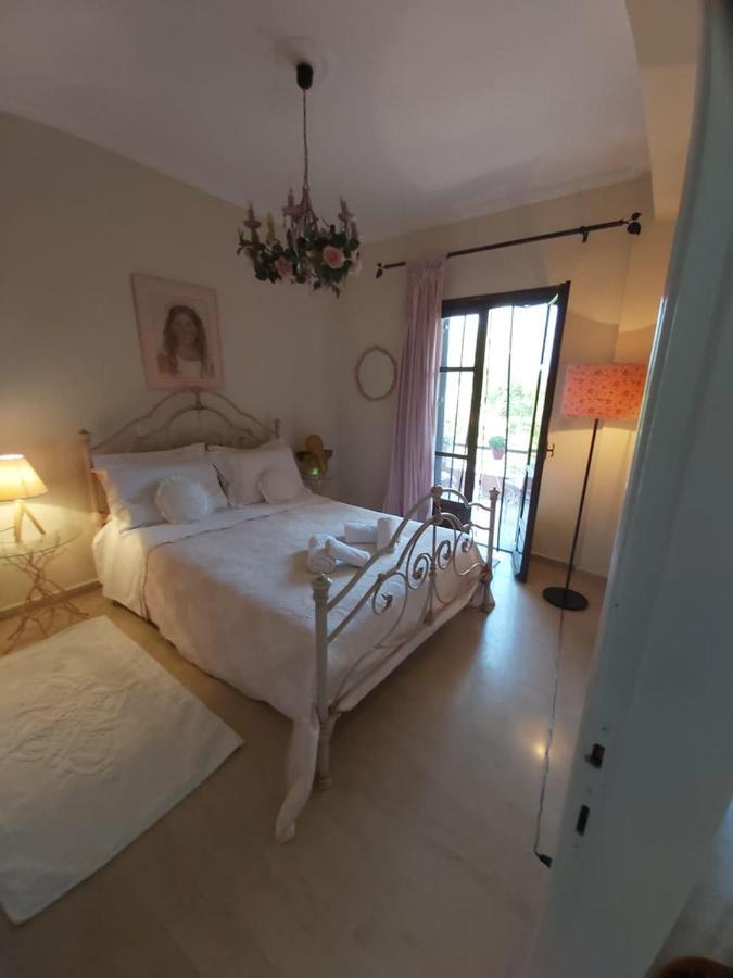 Eugenia Apartment Perama  Eksteriør bilde